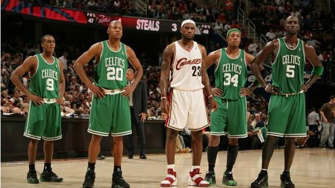 勒布朗·詹姆斯 NBA名宿力挺詹姆斯绿军能组三巨头，为何詹皇不能，难道等着挨揍
