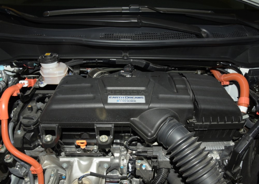 对标别克gl8,新款艾力绅亮相,外观更时尚霸气,配2.5l混合动力