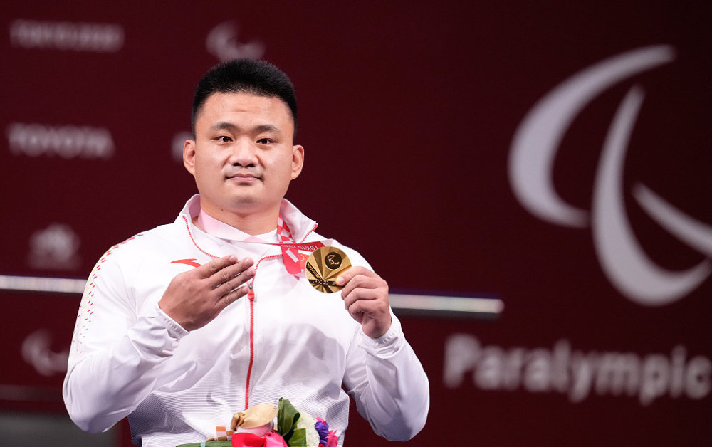 残奥-力量举重男子65公斤级决赛 刘磊一举定乾坤完成四连冠壮举