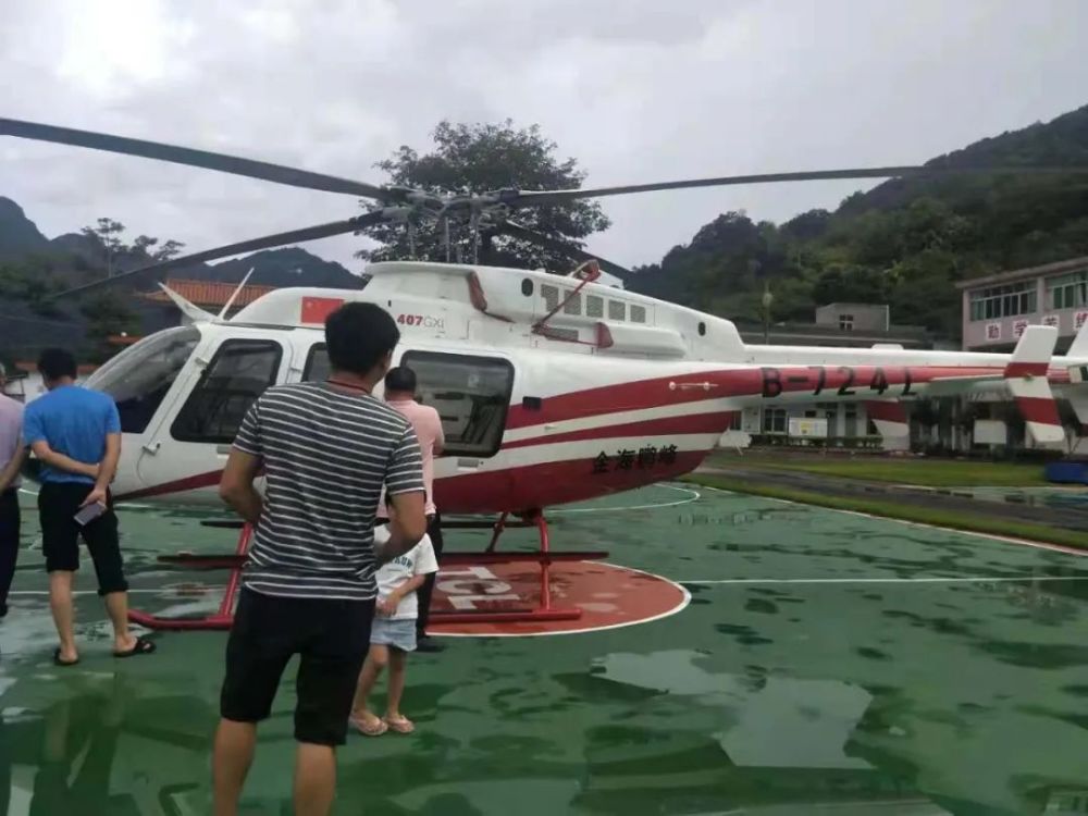 航空有限公司的贝尔407gxi直升机,据说是一名良田籍老板开回家省亲的