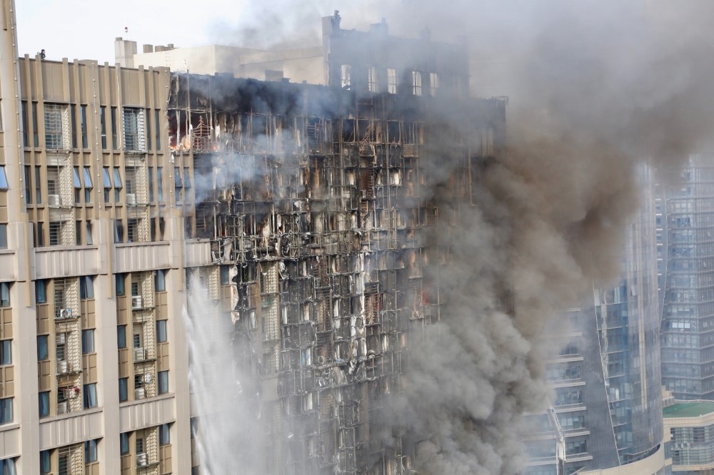 大连"大裤衩"着火,高楼火灾该如何逃生?火灾隐患该如何预防?