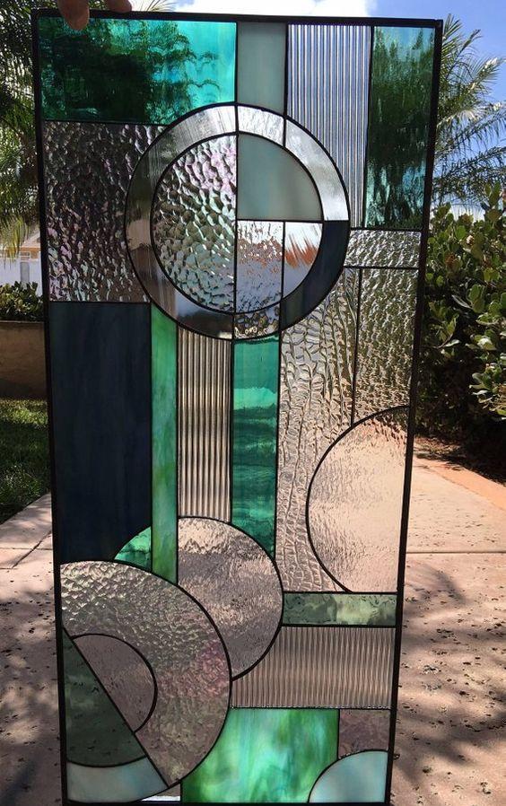 太爱这种彩绘玻璃隔断了!复古还实用,装家里档次蹭蹭往上涨