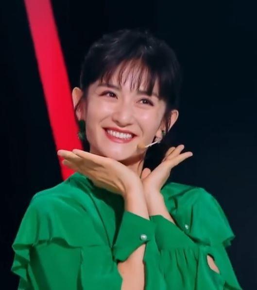 谢娜她笑起来真好看