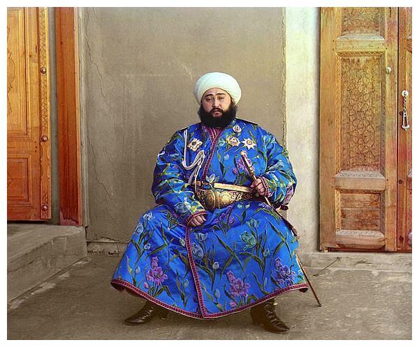 学者前去拜访成吉思汗的后裔,见到本人后感慨道:他不是蒙古人