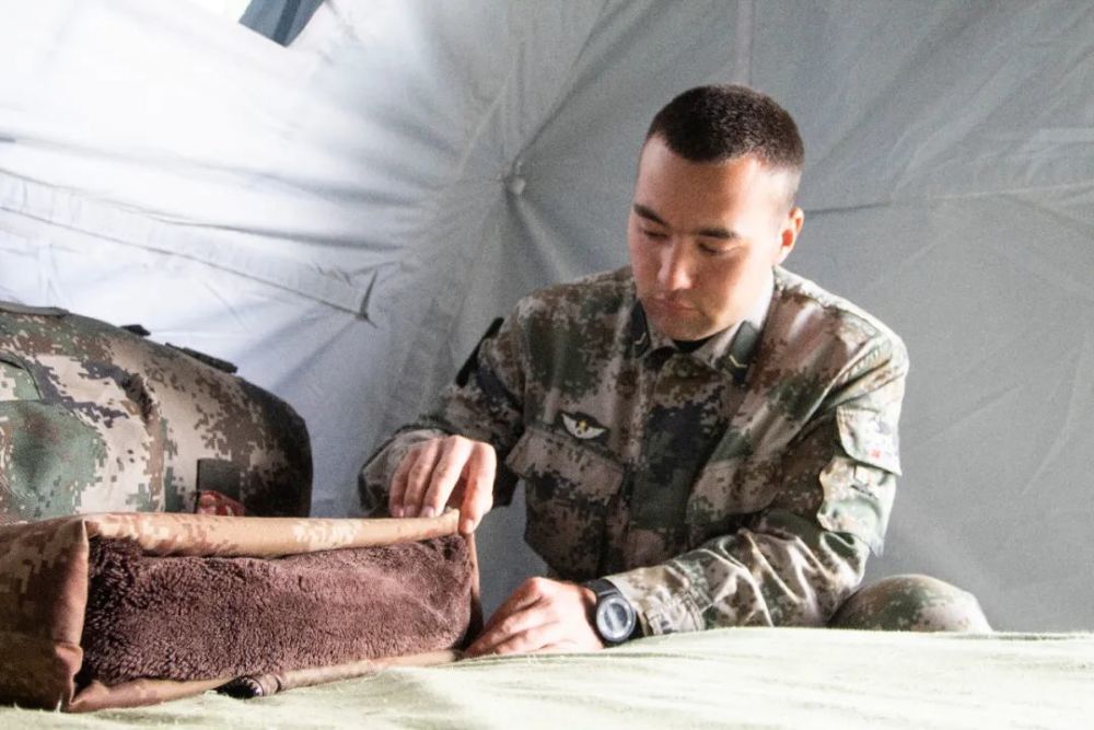 新疆入伍,维吾尔族新兵下连进西藏_腾讯新闻