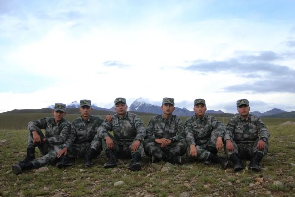 新疆入伍,维吾尔族新兵下连进西藏_腾讯新闻