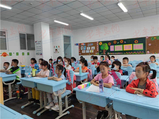 告别暑假扬帆起航青岛超银小学迎来开学第一天