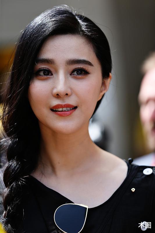 郑爽被通报,范冰冰直接原地爆炸,苦等3年的复出之路被彻底堵死!