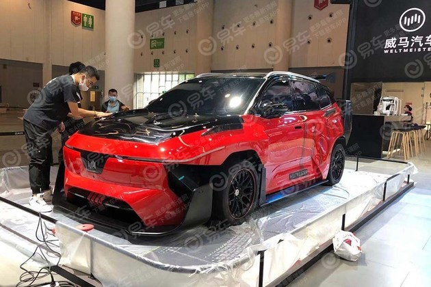 易车讯在成都车展开幕之际,易车前方探馆团队拍摄到威马冠军改装车的