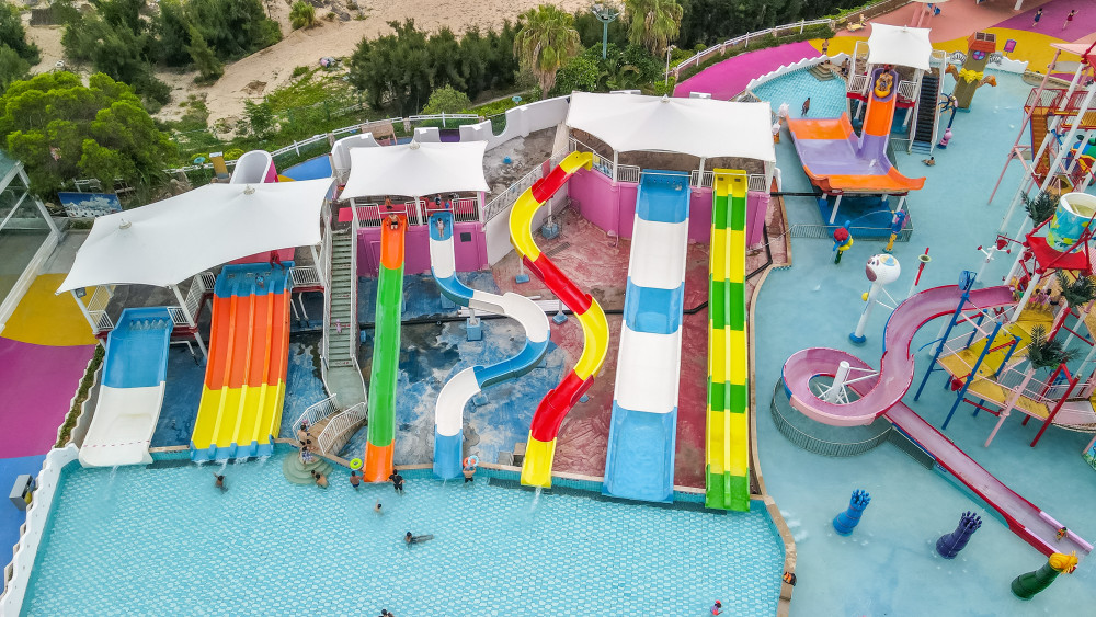 厦门玩水好去处,梦幻水世界水上乐园,滨海景色漂亮极了