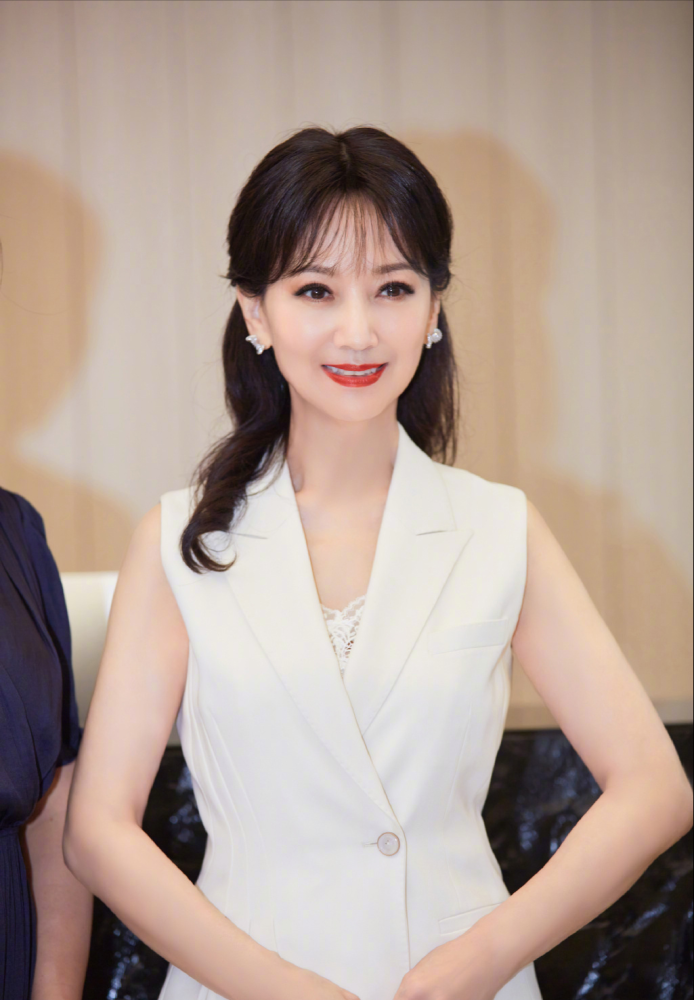 赵雅芝穿出了老年人该有的样子有品位的穿衣显年轻太美了