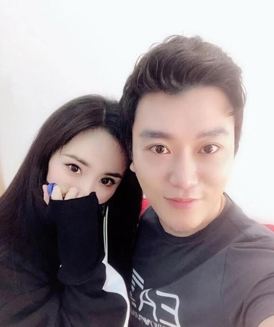 杨幂的新恋情暴露?认识神秘男子5年的照片很多,男方多次甜蜜表白