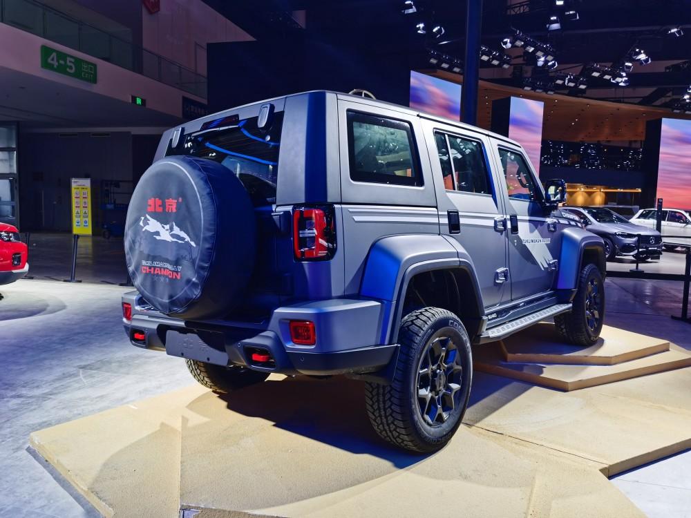 99万元 北京越野bj40环塔冠军版亮相成都车展