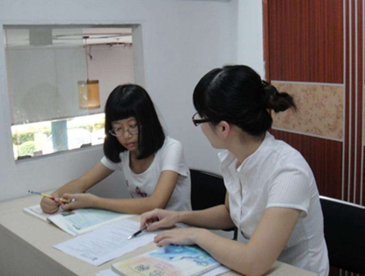 家长举报老师校外补课额外获2000元小费影响了孩子的前途