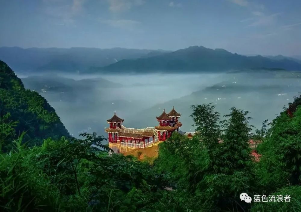 四川乐山有个县,夏季平均气温23℃,来避暑的人都要穿两件