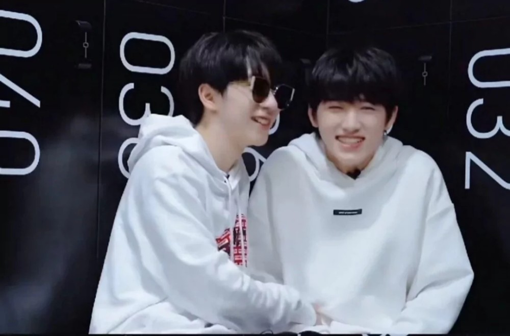 宋亚轩贺峻霖 头像 壁纸【轩霖】_腾讯新闻