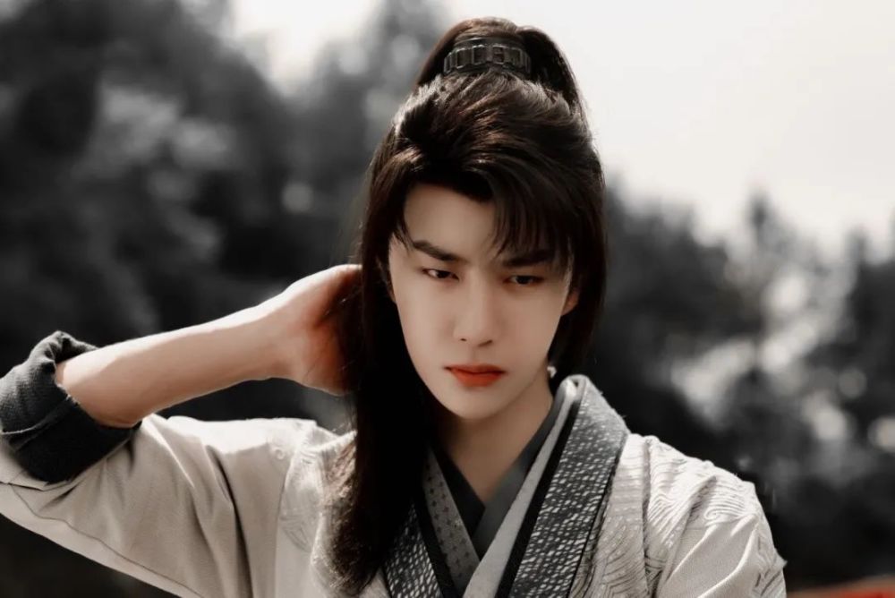 【王一博|有翡壁纸头像】再长的噩梦,也总有被晨曦撕碎的时候.