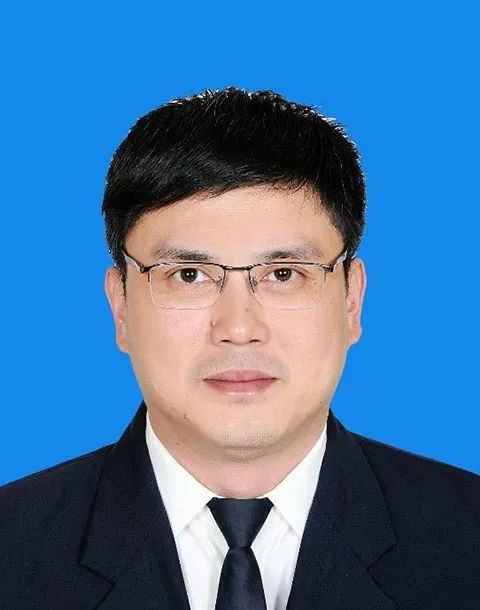 免去吴茂生的三明市体育局局长职务;免去王小坚的三明市农业农村局