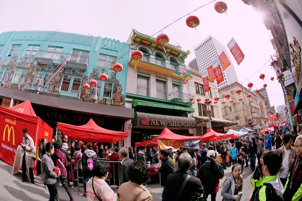 美国唐人街,正变得冷清,以前人来人往景象不复存在了