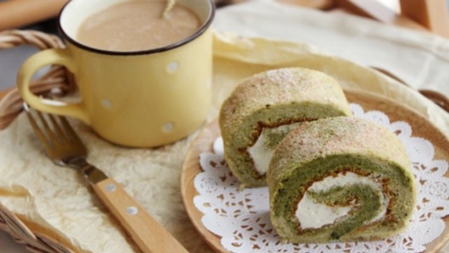 高颜值的奶油水晶卷,晶莹剔透,色彩艳丽,好吃又好看,学会不亏