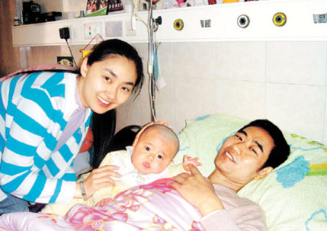 丛飞走过11年慈善之路病逝后妻子也意外离世留下5岁女儿如何