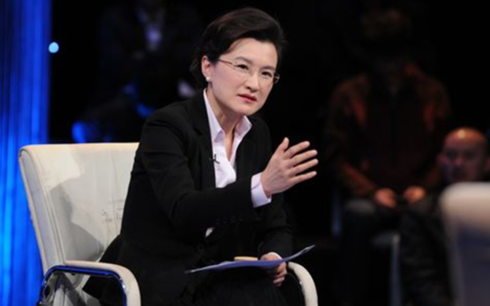 语言犀利被网友骂没人性央视名嘴董倩真的做错了吗