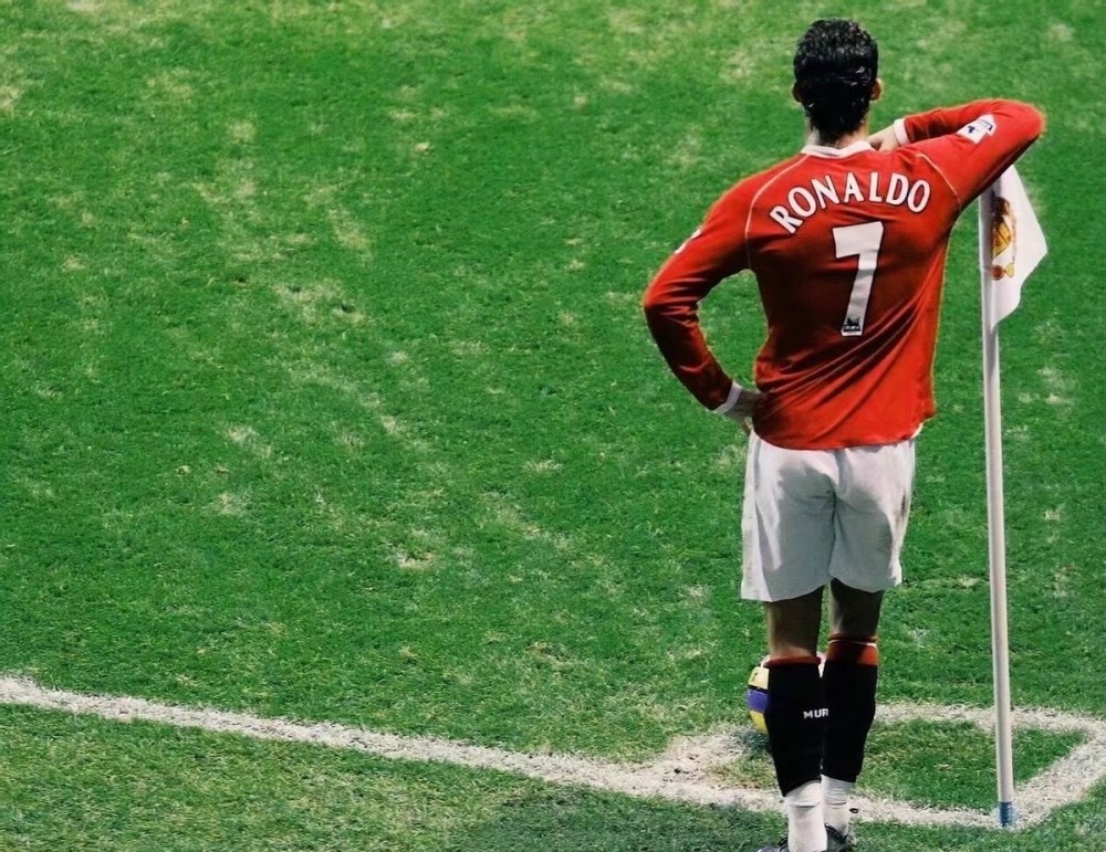 c罗加盟曼联,红魔股价上涨7%,球衣7号撞车卡瓦尼_腾讯新闻