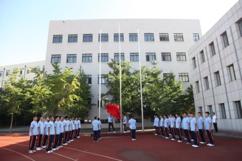开学倒计时:新起点,沈阳市第三十一中学再攀新高峰!_腾讯新闻