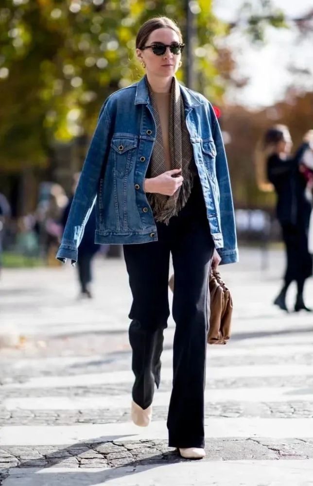 牛仔衣和秋天更配