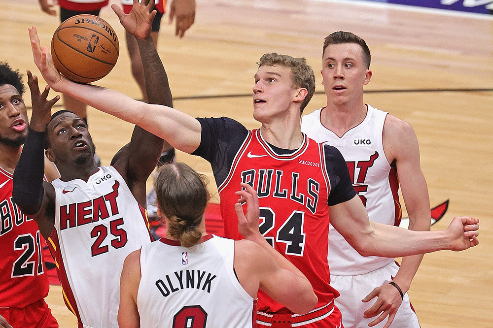 nba三方交易马尔卡宁去骑士了