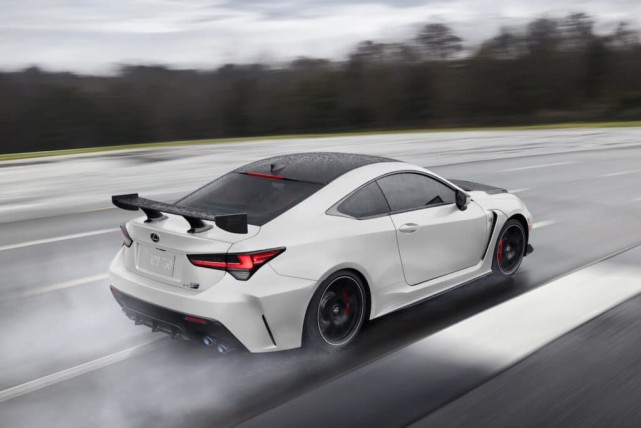 2021年雷克萨斯rcf富士赛道版10万美元的玩具