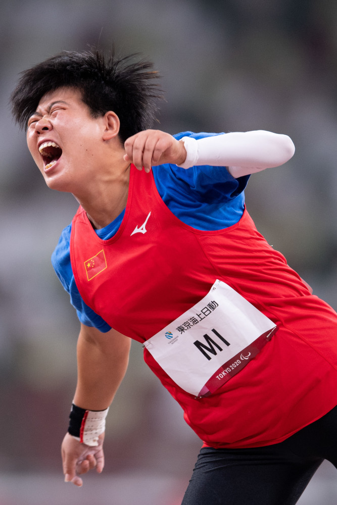 东京残奥会田径女子铅球f37级决赛中国选手夺得银牌铜牌