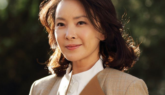 曾是张嘉译的前妻离婚后又与孙红雷相爱今43岁像23岁