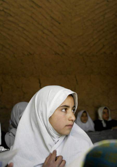 阿富汗女子苦难的命运可看到,妇女解放与平等需要国家现代化转型