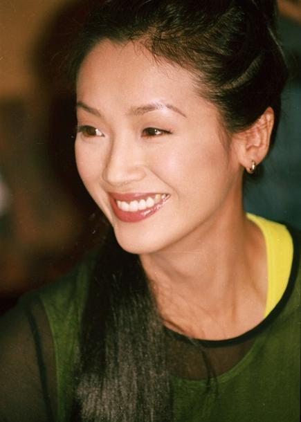 一生活得清醒的"丑女"吴倩莲,为何成了刘德华最亲的女星?