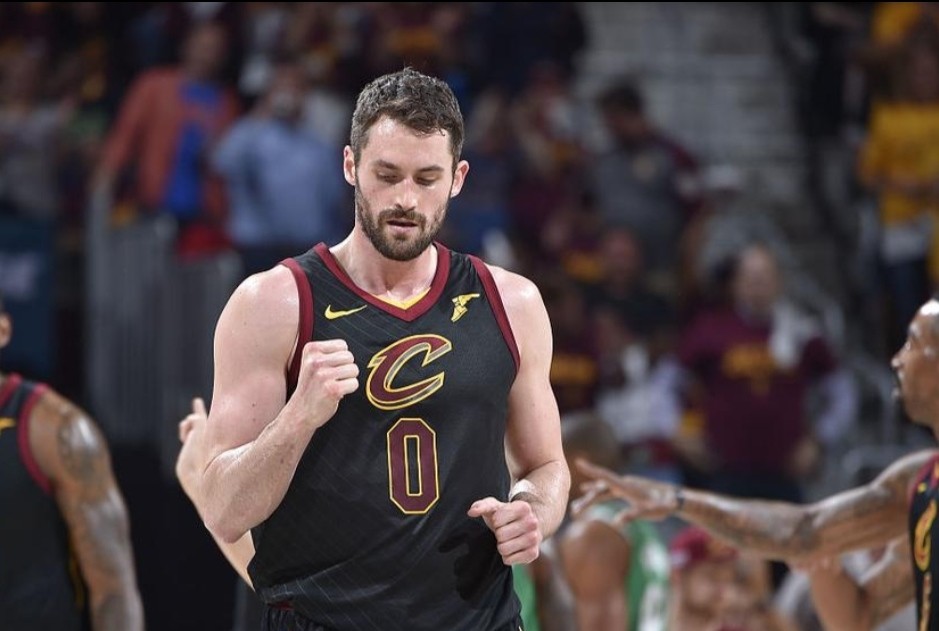 湖人将用老将底薪签下隆多,乐福希望自己被交易,米哈伊柳克加盟猛龙