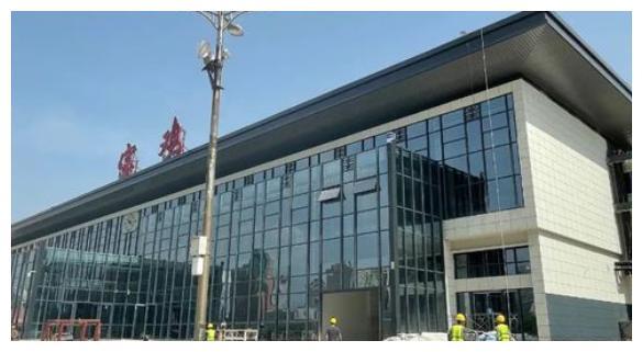 在宝鸡市共分布有3座火车站,分别是宝鸡站,宝鸡南站,宝鸡东站.