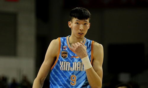 cba新赛季 彻底决裂！周琦宣布CBA新赛季报销，新疆队违规不可放纵