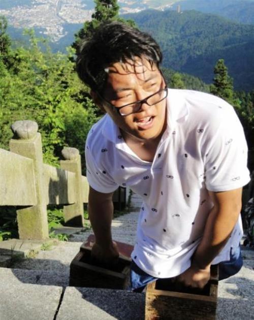 无腿勇士陈州13岁意外失去双腿从乞丐逆袭成励志演说家