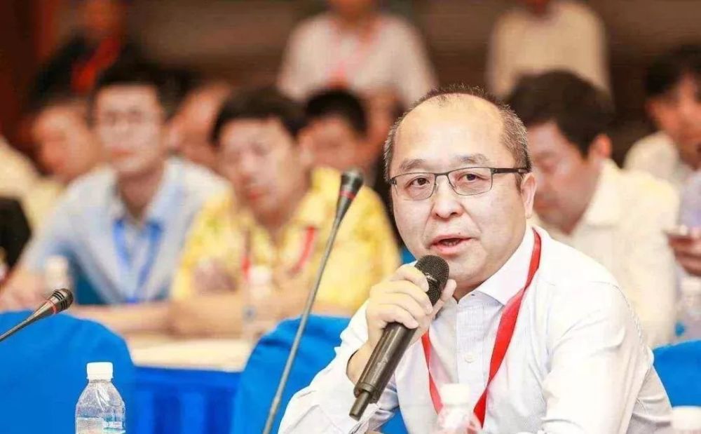 投资30万赚到300亿?这个湖北富豪,比巴菲特还厉害