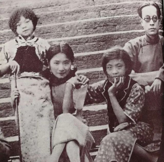 陆小曼晚年着素衣穿布鞋为嫁同居30年的翁瑞午写信向他请示