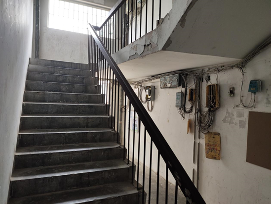 小区建成至今已有26年,是典型的老旧小区.