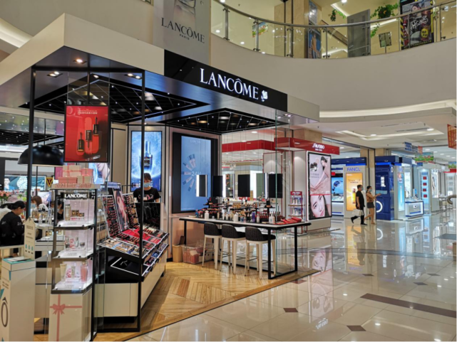 据介绍,华北商厦现拥有30多个美妆品牌专柜以及一家美妆集合店,资生堂