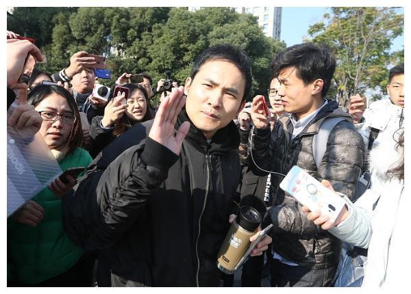 朱小贞哥哥粉丝暴跌,他的态度辜负粉丝的支持