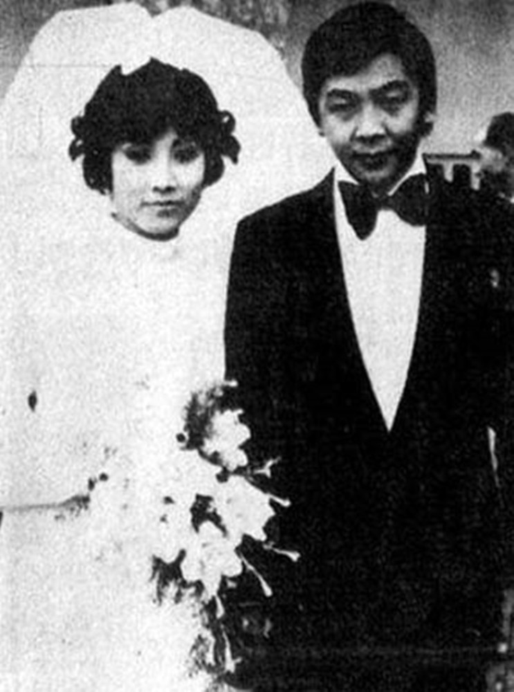 汪明荃和老公庆祝74岁生日，夫妻俩恩爱33年，都曾因孩子感到遗憾