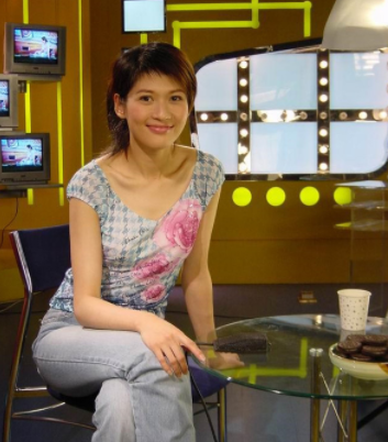 昔日"清纯女主播"沈星,是如何一步步,被男人拉下水的?