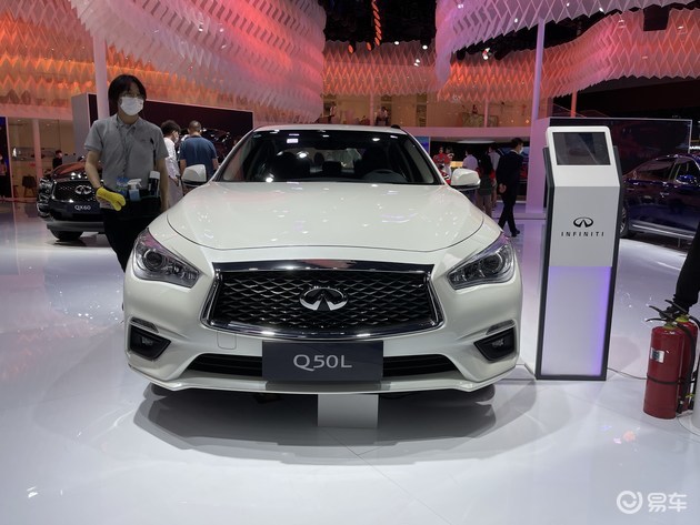 2021年成都车展:实拍英菲尼迪q50l