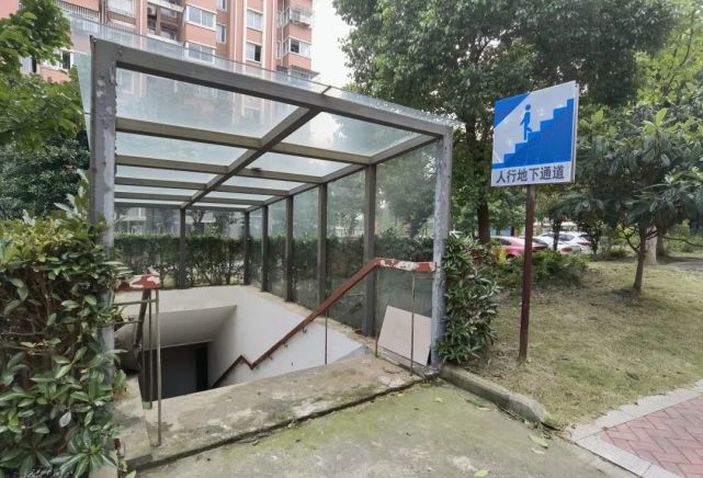 人行地下通道南通房谈 | 多糖 摄非机动车地下/地上车库小区同时设置