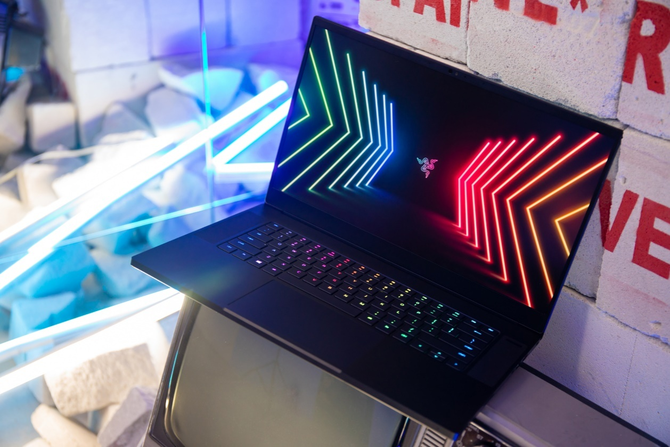 h45雷蛇灵刃15精英版 强无止境薄而有型