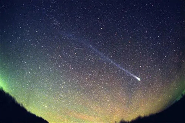 哈雷彗星周期76年出现一次